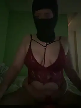 secretdoll00 online show from February 24, 2026, 2:40 pm