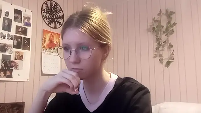 RunawayBr1de online show from February 21, 2026, 2:52 pm