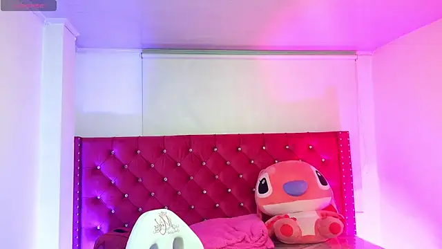 Snapshot of babyy_nicols_m chatting on June 10, 2026, 1:18 am babyy nicols m online show from June 10, 2026, 1:18 am