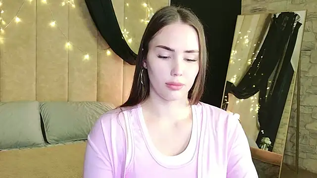 Arielle Vade online show from June 4, 2026, 5:23 am