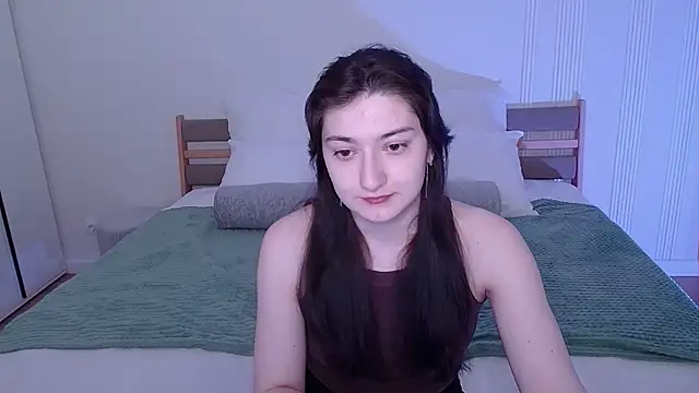 RosieGloom online show from March 26, 2026, 6:28 pm