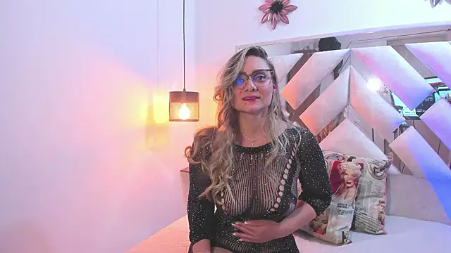 annie vega17  online show from March 7, 2026, 6:35 pm