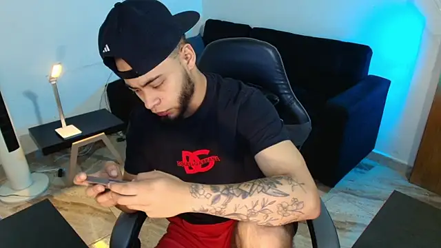 Xanderstone00 online show from March 19, 2026, 1:33 pm