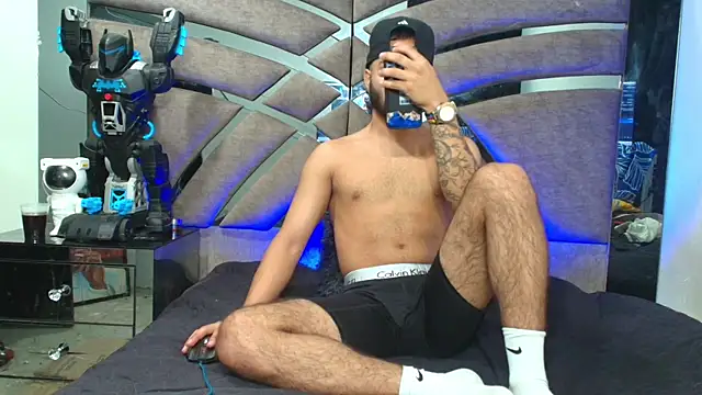 Xanderstone00 online show from June 21, 2026, 5:57 am
