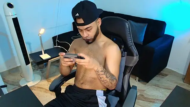 Xanderstone00 online show from March 20, 2026, 5:14 pm