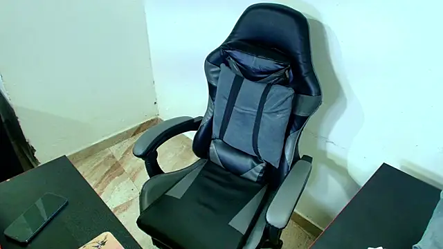 Xanderstone00 online show from March 8, 2026, 2:31 pm