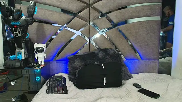Xanderstone00 online show from June 12, 2026, 4:54 am