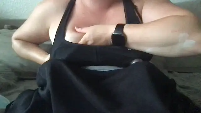 FlirtyFrayaXX online show from July 1, 2026, 6:52 pm