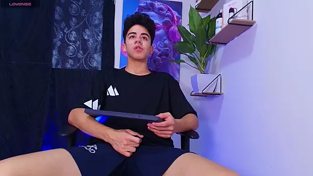 Gael moon  online show from February 14, 2026, 7:25 pm