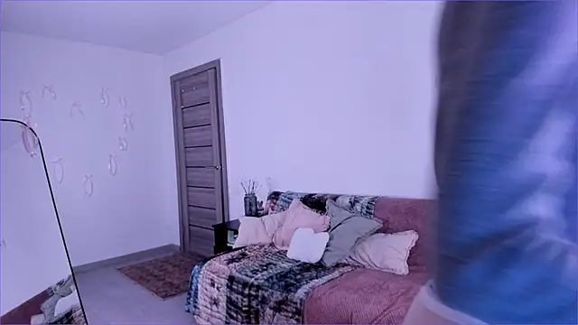 MiaPimmy online show from February 28, 2026, 4:01 am