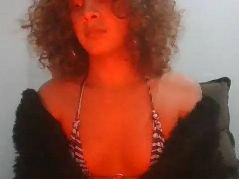 Snapshot of 4petitosa_ chatting on August 6, 2026, 2:28 am 4petitosa online show from August 6, 2026, 2:28 am