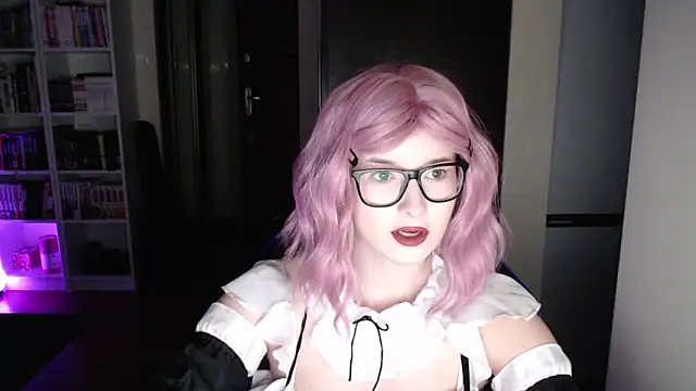 LunaXcherry online show from March 19, 2026, 5:46 pm