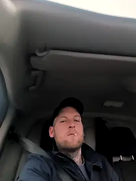 Snapshot of dave32000 chatting on February 10, 2026, 10:36 am dave32000 online show from February 10, 2026, 10:36 am