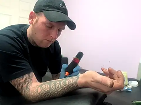 Snapshot of dave32000 chatting on February 19, 2026, 9:23 pm dave32000 online show from February 19, 2026, 9:23 pm