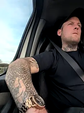 Snapshot of dave32000 chatting on February 25, 2026, 1:44 pm dave32000 online show from February 25, 2026, 1:44 pm