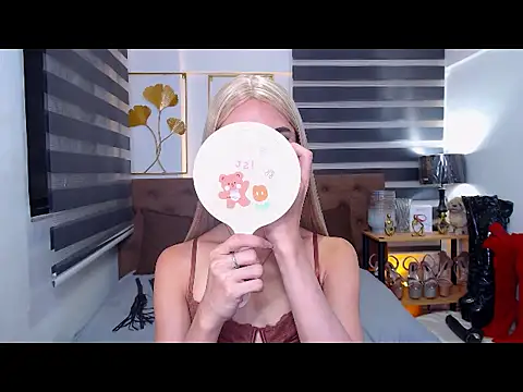 JuicyCockThea online show from May 31, 2026, 9:04 pm