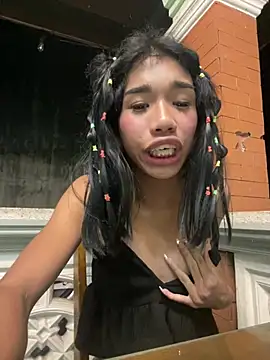 Queenoflustx online show from August 3, 2026, 5:41 pm