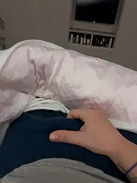 Snapshot of andrepix995 chatting on February 27, 2026, 5:18 am andrepix995 online show from February 27, 2026, 5:18 am