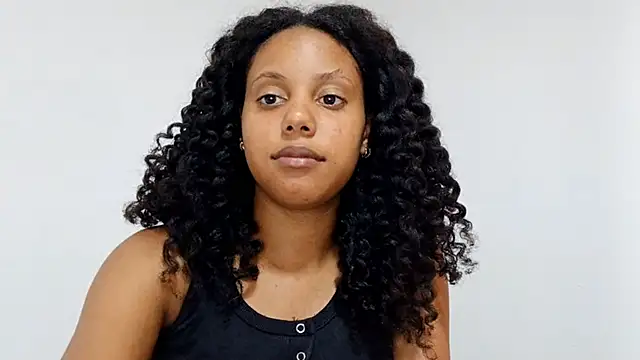 EsterSantopietro online show from February 18, 2026, 9:44 pm