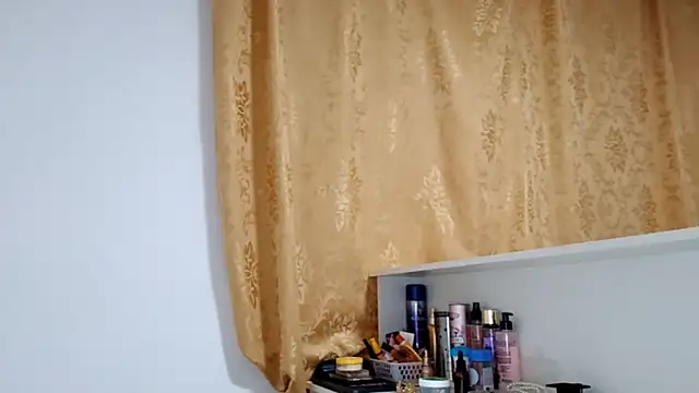 EsterSantopietro online show from February 25, 2026, 10:09 pm