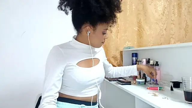 EsterSantopietro online show from February 26, 2026, 10:10 pm