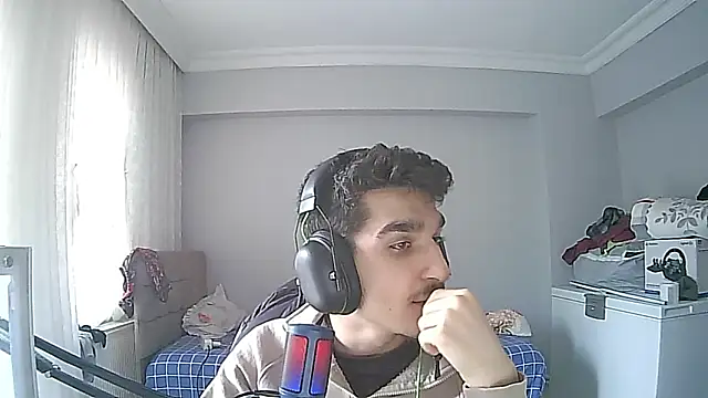 Snapshot of enesbabakral chatting on February 9, 2026, 12:03 pm enesbabakral online show from February 9, 2026, 12:03 pm