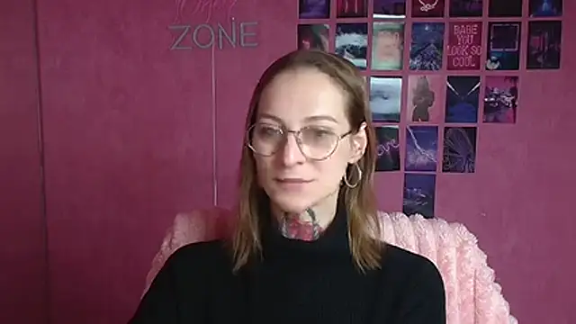 Esmi Winter online show from February 18, 2026, 6:22 am