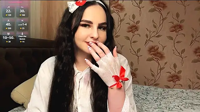 charmybae online show from February 19, 2026, 4:04 pm