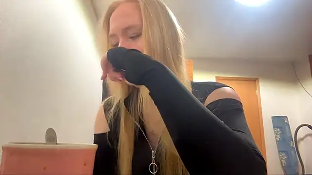 RoseBakeer online show from February 22, 2026, 7:37 pm