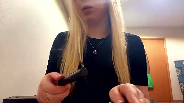 RoseBakeer online show from February 27, 2026, 9:03 pm