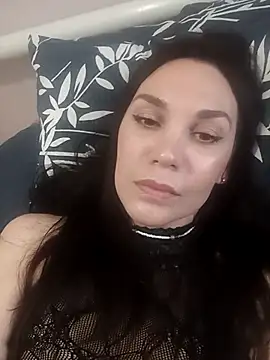 AlisaLowq online show from July 8, 2026, 7:42 am