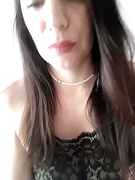 AlisaLowq online show from August 4, 2026, 5:23 am