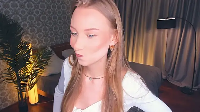 Snapshot of CarmenLipkin chatting on March 1, 2026, 2:50 pm CarmenLipkin online show from March 1, 2026, 2:50 pm