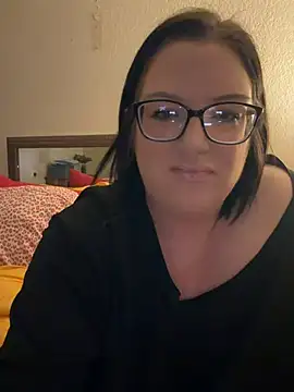 Snapshot of FreaksOffALeash3261 chatting on May 22, 2026, 12:14 pm FreaksOffALeash3261 online show from May 22, 2026, 12:14 pm