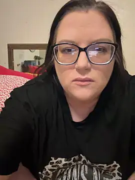 Snapshot of FreaksOffALeash3261 chatting on May 26, 2026, 4:43 am FreaksOffALeash3261 online show from May 26, 2026, 4:43 am