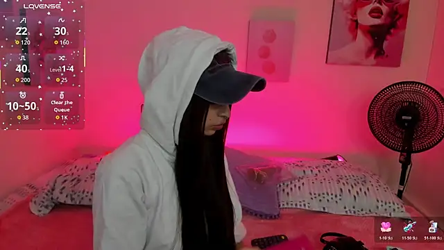 Snapshot of AnnyCotton chatting on July 9, 2026, 7:35 pm AnnyCotton online show from July 9, 2026, 7:35 pm