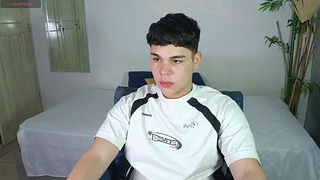 eithan jonnes online show from February 13, 2026, 10:32 pm