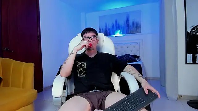 KaiStein online show from February 11, 2026, 7:14 pm