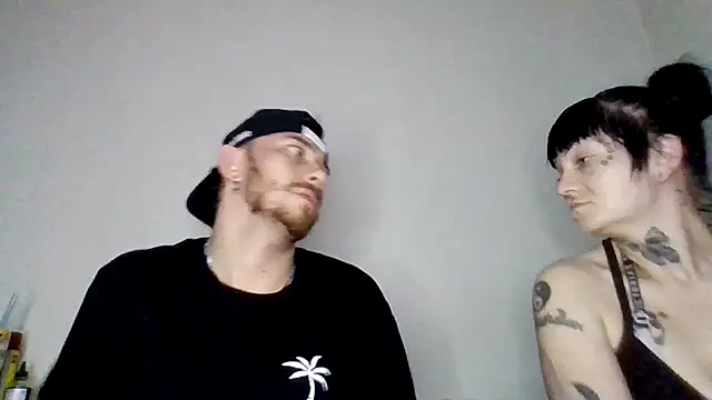 Tallhungandcloudy online show from April 14, 2026, 11:48 am