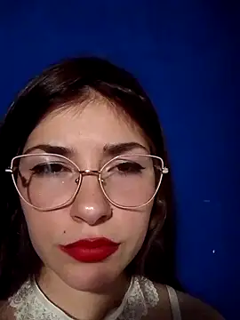 Snapshot of Luna33- chatting on February 13, 2026, 2:33 am Luna33- online show from February 13, 2026, 2:33 am