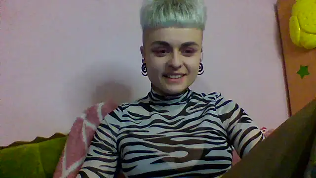 AlisaDear257 online show from March 18, 2026, 1:13 pm