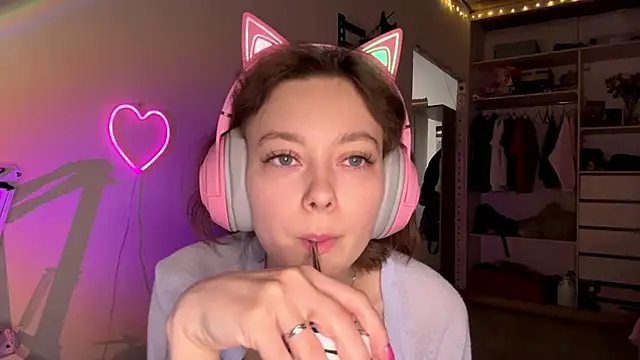 Snapshot of SlunkRear chatting on March 1, 2026, 10:43 pm SlunkRear online show from March 1, 2026, 10:43 pm