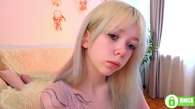 Snapshot of Rochelle_kitty chatting on May 27, 2026, 10:33 am Rochelle kitty online show from May 27, 2026, 10:33 am