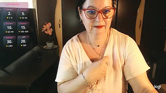 exiMIlf online show from June 4, 2026, 9:58 am