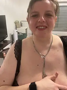 Laura-Loveyou online show from April 5, 2026, 6:14 pm