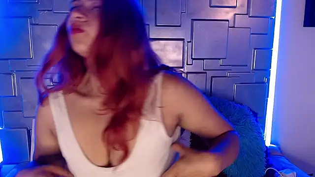 Snapshot of lunabloom2 chatting on February 26, 2026, 2:06 pm lunabloom2 online show from February 26, 2026, 2:06 pm