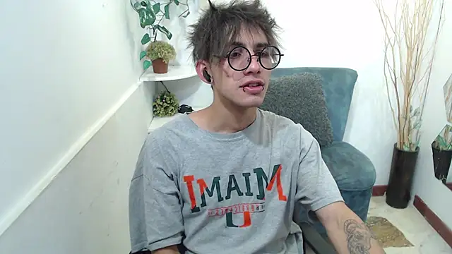 AaronBeer  online show from February 23, 2026, 11:33 am