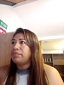 eva vidal  online show from April 4, 2026, 4:35 pm