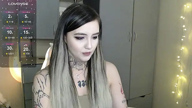 Snapshot of Rin_Tozier chatting on February 14, 2026, 12:22 am Rin Tozier online show from February 14, 2026, 12:22 am