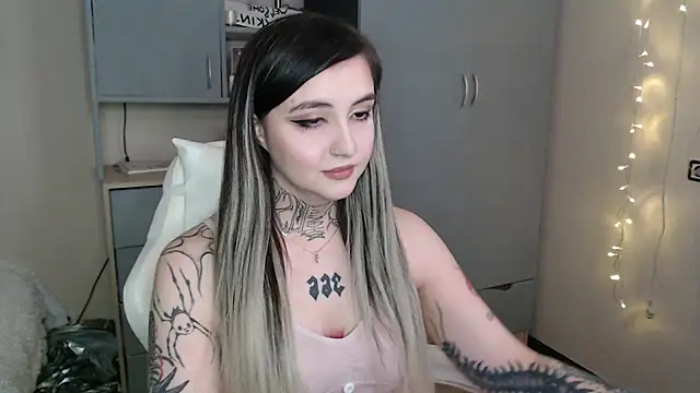 Rin Tozier online show from March 8, 2026, 2:04 am